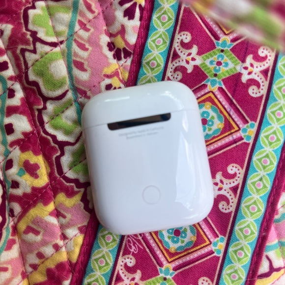 Apple Air pods - Picture 2 of 2